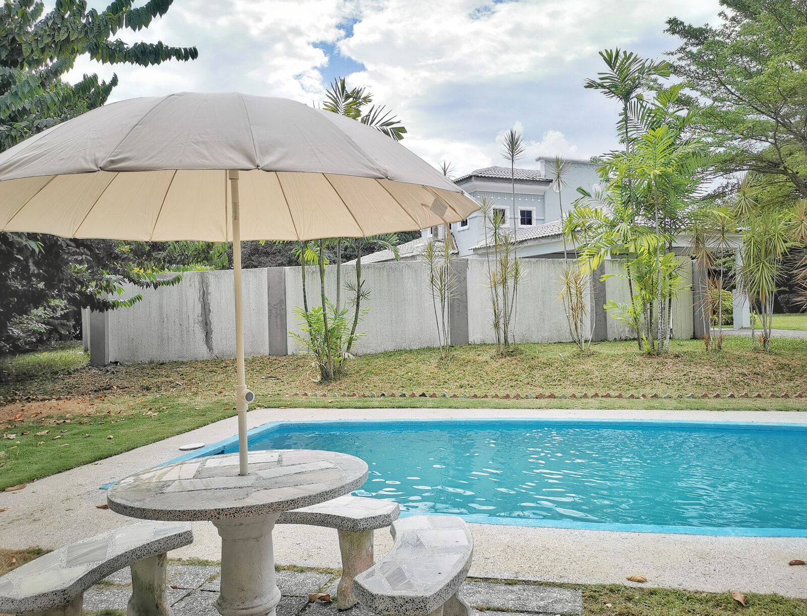 Friendship — 16 Pax Private Pool Villa, A'Famosa Poolside umbrella and loungers
