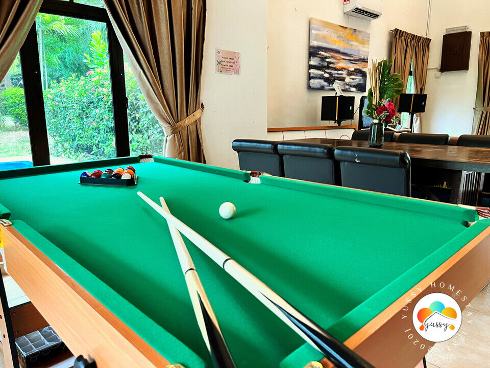 Friendship — 16 Pax Private Pool Villa, A'Famosa Pool table at Friendship