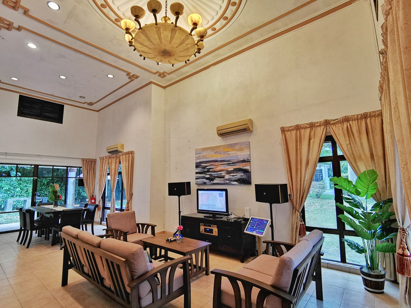 Friendship — 16 Pax Private Pool Villa, A'Famosa Living and dining area