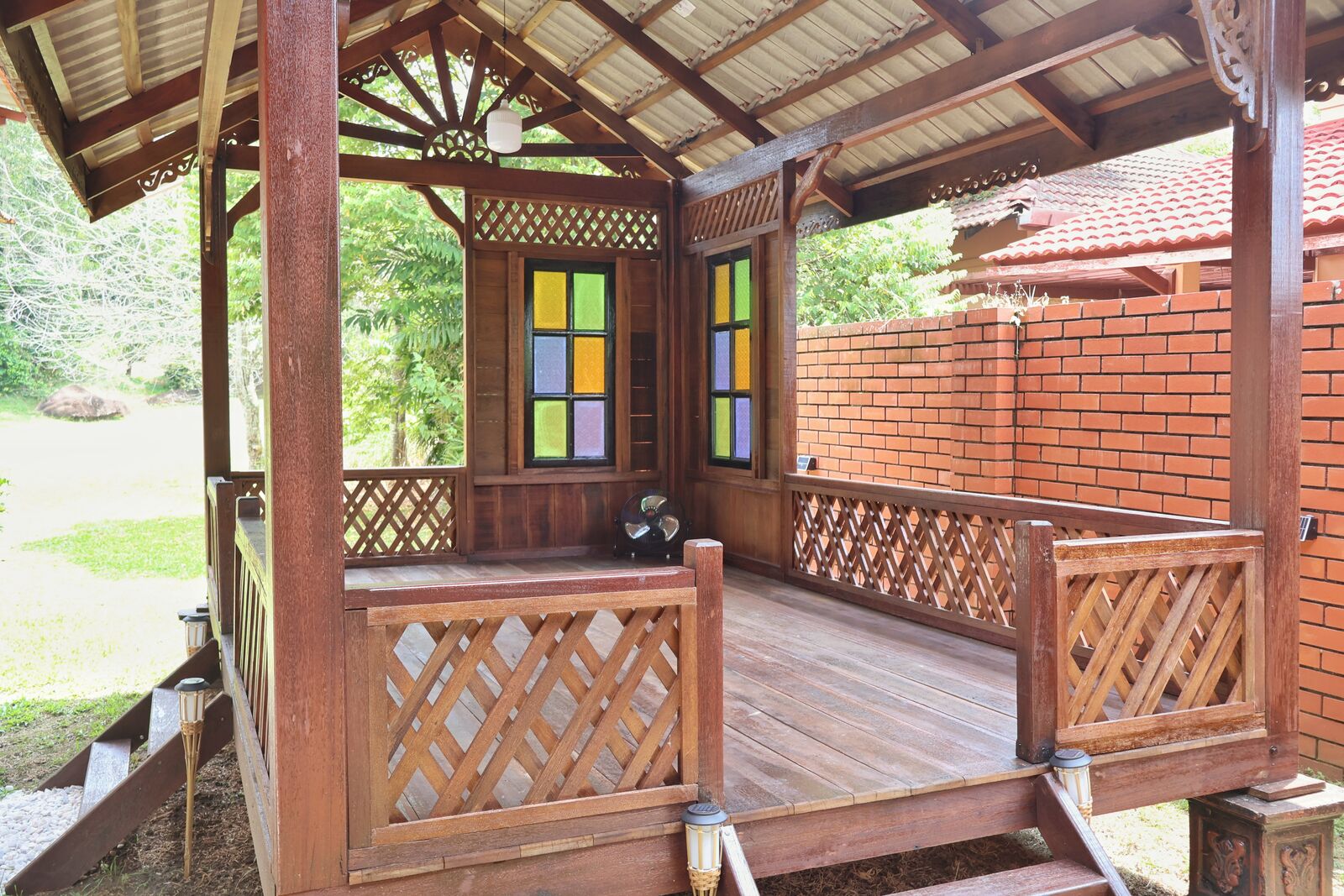 Gazebo Gathering — 14 Pax Villa with Pool & Gazebo, A'Famosa Gazebo deck seating